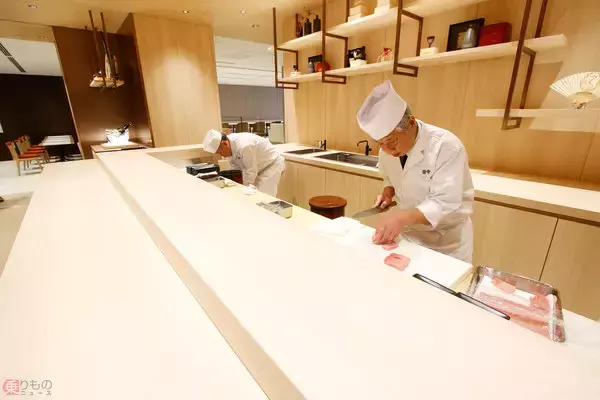 「空港にこんなところが…！ 最上級の成田「新・JALファーストクラスラウンジ」潜入！」の画像