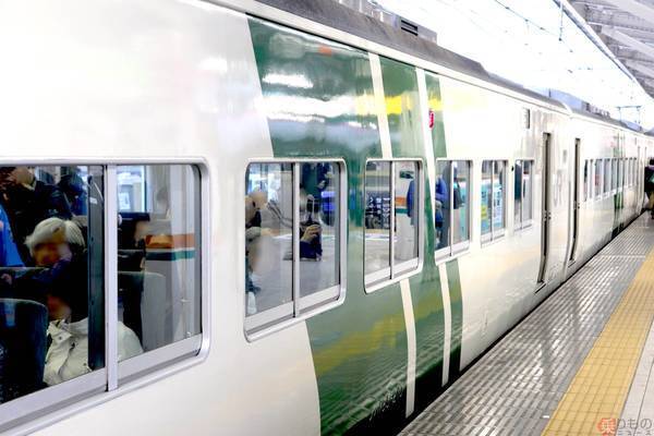 見納め間近？ 昭和から平成を駆けた最後の国鉄特急形電車「185系」その団体列車に乗る