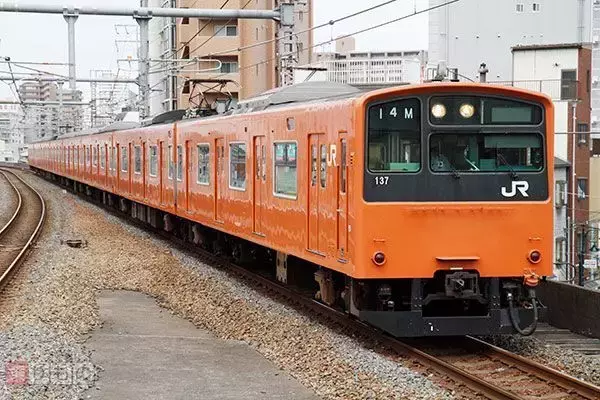 オレンジ色の大阪環状線「201系電車」6月7日引退 新型の323系電車に統一