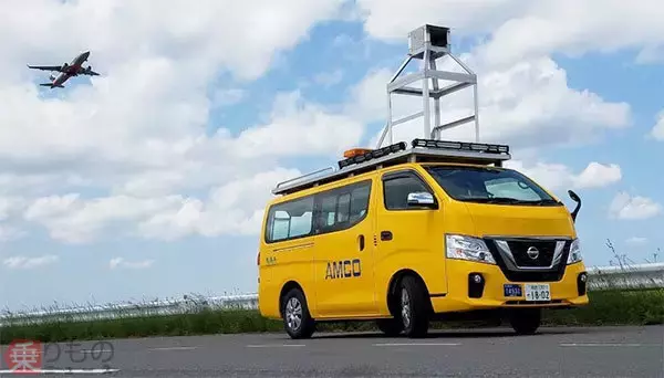 「「赤外線路面点検車」成田空港の滑走路・誘導路点検に導入 舗装内部の変状を可視化」の画像