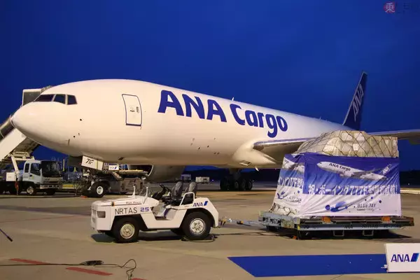 日本初導入 大容量＆長距離飛行OKなANA貨物機「ボーイング777F」テイクオフ！