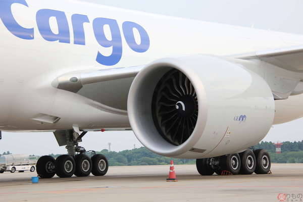 日本初導入 大容量＆長距離飛行OKなANA貨物機「ボーイング777F」テイクオフ！