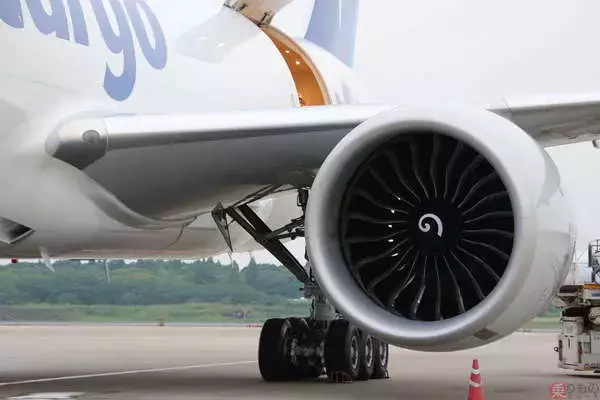 「日本初導入 大容量＆長距離飛行OKなANA貨物機「ボーイング777F」テイクオフ！」の画像