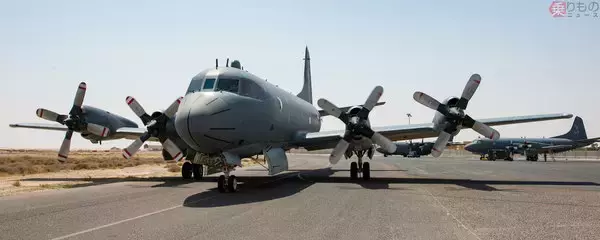 哨戒機の内装に見るお国柄 瀬取り監視で展開カナダ空軍CP-140「オーロラ」が機内公開