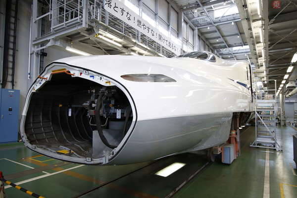 ドクターイエロー車内へ JR東海・浜松工場「新幹線なるほど発見デー」に行った