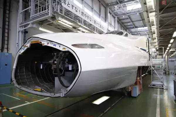 「ドクターイエロー車内へ JR東海・浜松工場「新幹線なるほど発見デー」に行った」の画像