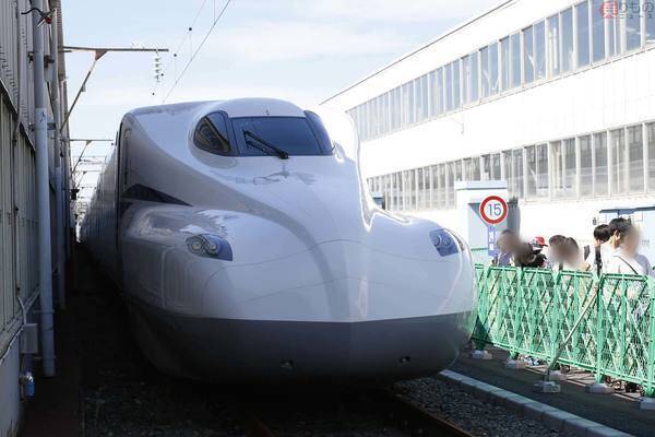 ドクターイエロー車内へ JR東海・浜松工場「新幹線なるほど発見デー」に行った