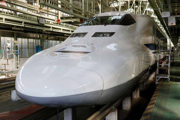 ドクターイエロー車内へ JR東海・浜松工場「新幹線なるほど発見デー」に行った