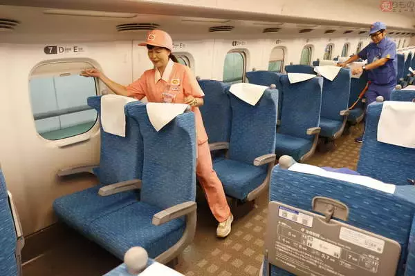 「ドクターイエロー車内へ JR東海・浜松工場「新幹線なるほど発見デー」に行った」の画像