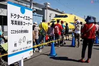 ドクターイエロー車内へ JR東海・浜松工場「新幹線なるほど発見デー」に行った