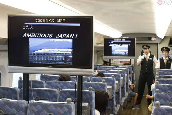 ドクターイエロー車内へ JR東海・浜松工場「新幹線なるほど発見デー」に行った