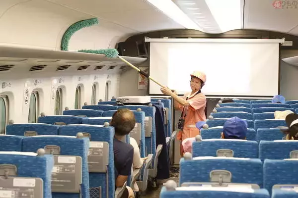 「ドクターイエロー車内へ JR東海・浜松工場「新幹線なるほど発見デー」に行った」の画像