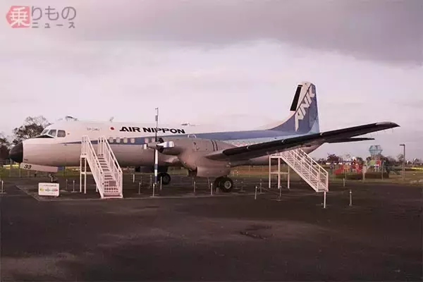 佐賀の公園に現れたANK「YS-11型機」なぜここに？ 実はメモリアル機
