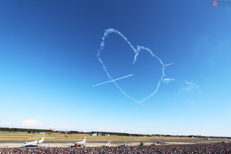 空自「入間航空祭」の混雑を少しでも回避するには 分かれ目は「ブルーインパルス」！