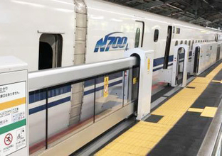 JR西日本、新たに5駅10乗り場にホーム柵設置 広島・京都・神戸・西明石・鶴橋