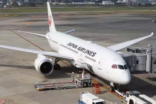 JAL初の国内線仕様「ボーイング787」デビュー！ 伊丹も歓迎