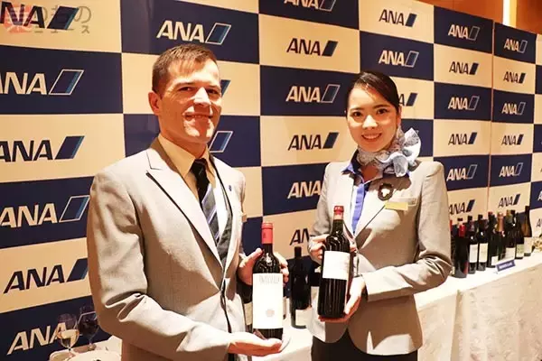 ANA、機内とラウンジで提供の新ワイン披露 一転「通好み」な銘柄も採用のワケ
