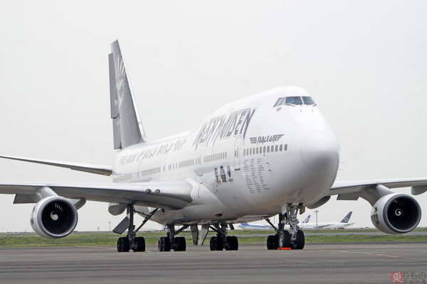 飛行機環境に悪い でツアー中止の一方 自ら ジャンボ 操縦 世界渡るバンドの伝説 19年11月23日 エキサイトニュース