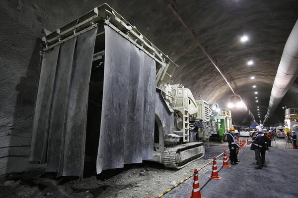 ここを500km/hで超電導リニアが走るのか！工事中の中央新幹線トンネル こうなっていた