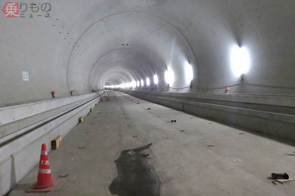 「相鉄・JR直通線」開業 一番列車で出発式 短い新線と既存ルートで東京へ