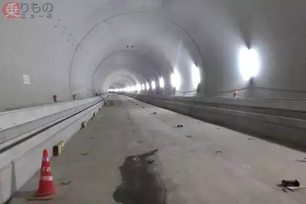 「「相鉄・JR直通線」開業 一番列車で出発式 短い新線と既存ルートで東京へ」の画像