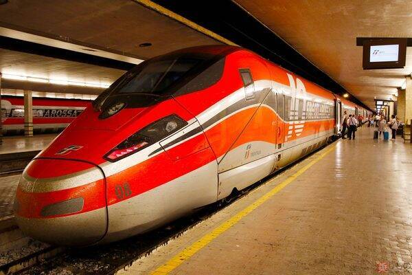 欧州の国際夜行列車 ナイトジェット に乗ろうとしたら 行先違う 車両も違う の謎 19年12月14日 エキサイトニュース
