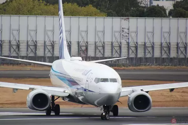 「「T字尾翼とリアエンジンの飛行機」なぜ減った？ そもそもエンジンなぜ後ろにしたのか」の画像