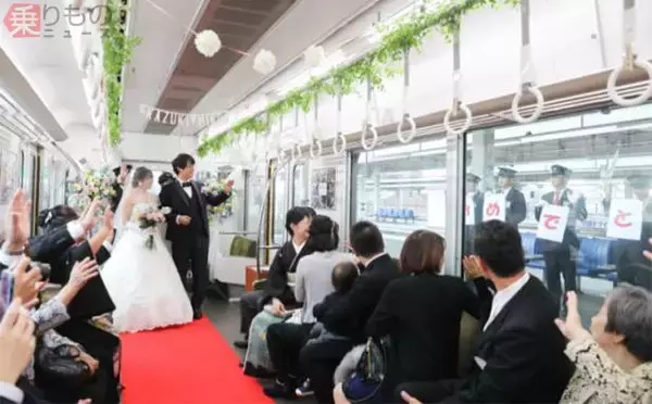 阪神電車結婚式 愛誓う新郎「阪神電車のように風通し居心地よい安泰結婚生活目指す」