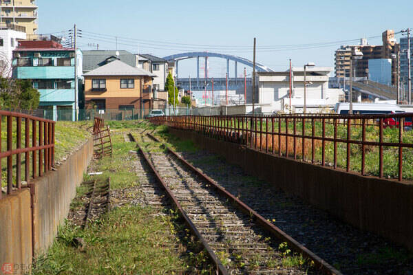 晴海・豊洲を走っていた鉄道 知られざる「東京都港湾局専用線」 遺構をたどる