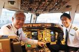 「親子で同じ便のパイロット どんな感じ？ AIRDO親子機長の父引退 息子とラストフライト」の画像1