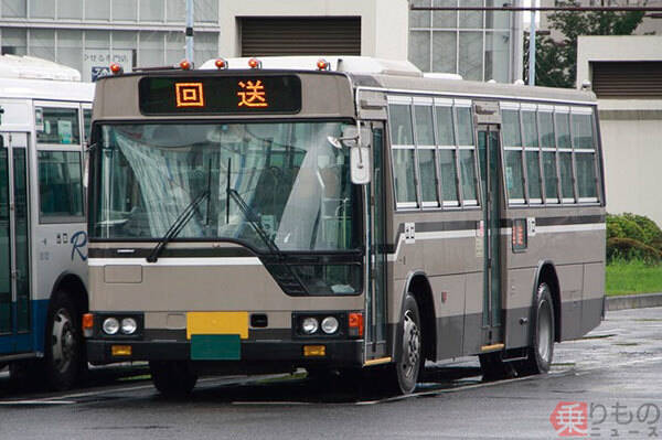 「ちょっと変わった路線バス車両」5選 頭や扉に特徴 レトロな最新式 日本唯一のバス