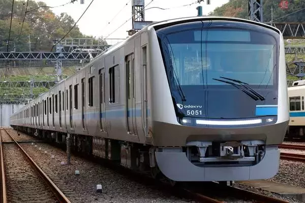 小田急の新型通勤電車5000形 3月26日に営業運転開始 2種類の試乗イベント開催