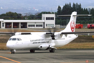 新型ターボプロップ機ATR42-600S 離島の救世主になるか 小笠原空港できれば就航可能？