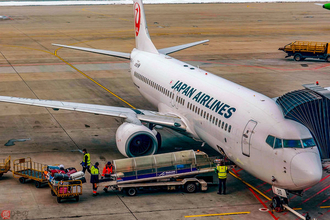 JAL成田～ウラジオストク線 初便に乗ってみた 日系会社で初の路線 空港ではロシア軍機