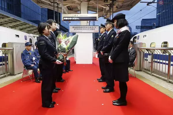 「「のぞみ12本ダイヤ」スタート 最高速度統一でなぜ運転本数増えるのか 所要時間も短縮」の画像