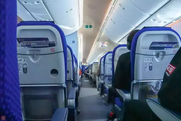 「いつもと違った機内と空港 ANA国内線に乗ってみた 新型コロナの影響うける航空会社」の画像