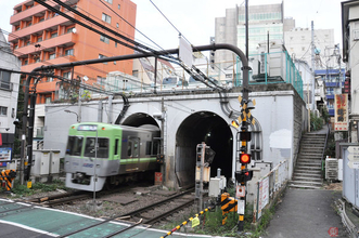 京王井の頭線 渋谷駅を出るとトンネル連続 何をくぐる？ 意外と知られぬふたつの理由