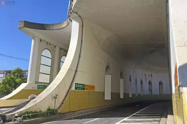 「「足立のコロッセオ」 首都高の元祖ぐるぐるランプ「加平」 なぜああなった？」の画像