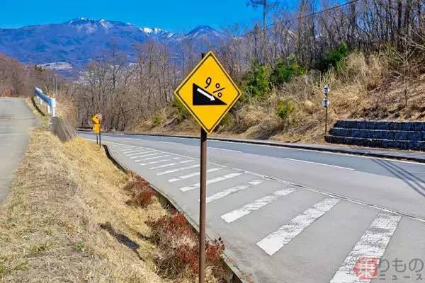 「エンジンブレーキ」クルマの運転で多くの人が使うも…「使わない」人に理由を聞いた