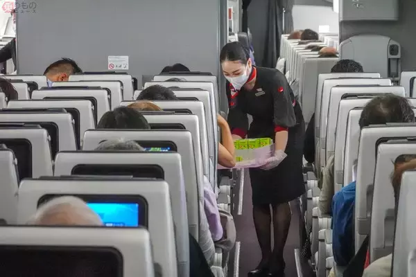 「新型コロナ下のJAL国内線 違いを実際に乗って確かめた 混み具合や変更点 ポイントは？」の画像