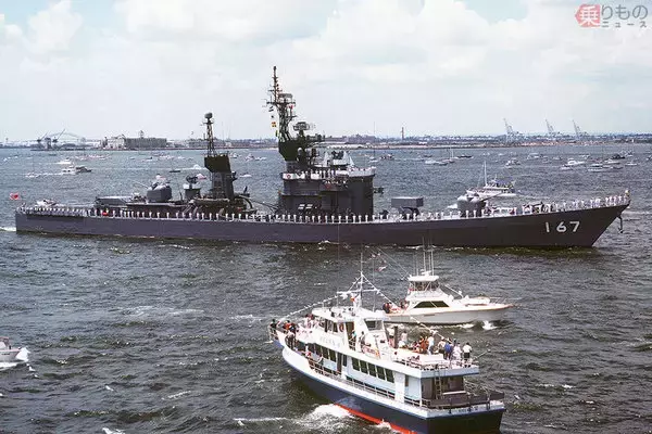 「海自艦船ヘリ搭載の歴史 最初の南極観測船や初の護衛艦など節目となった艦船3選」の画像