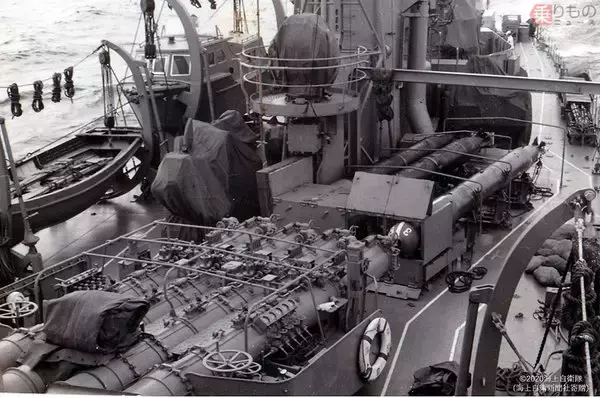 「星条旗を掲げたレアな護衛艦 先代「あきづき」とは？ 日本で造って自衛隊が使ったのに…」の画像