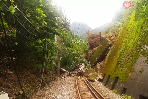 高山本線と飯田線 全線再開には「相当な日数」 豪雨で土砂流入や冠水 JR東海