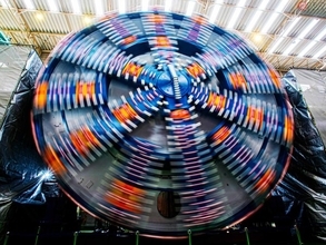 東京の大深度地下で「ドリル新幹線」組立て 月速400m リニア中央新幹線の道 切り開く