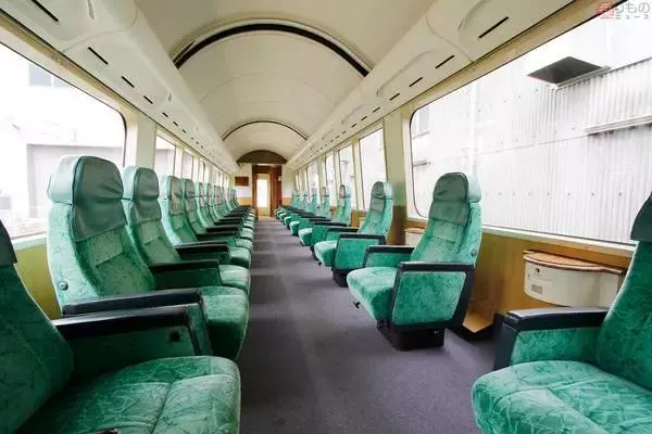 天井が「星空」になる電車 伊豆急「リゾート21」の「ロイヤルボックス」