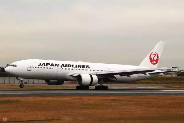 「燃料や水…飛行機に「液体」はどれくらい入るのか JALで一番長～いB777-300の場合」の画像