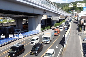 ついに“全線”車線規制へ 広島ド真ん中の「ブツ切り高架」延伸で国道2号の渋滞が本格化か 昼2車線・夜4車線ふさぐ