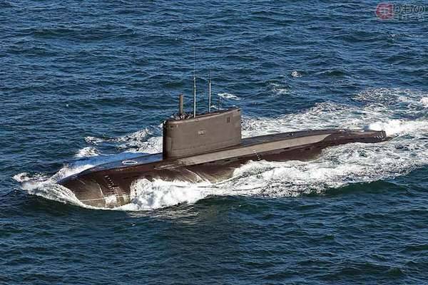 ウクライナは手も足も出ず？ ロシア潜水艦が睨みを利かす黒海 穀物輸出の打開策が見出せないワケ