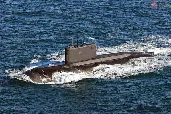 「ウクライナは手も足も出ず？ ロシア潜水艦が睨みを利かす黒海 穀物輸出の打開策が見出せないワケ」の画像