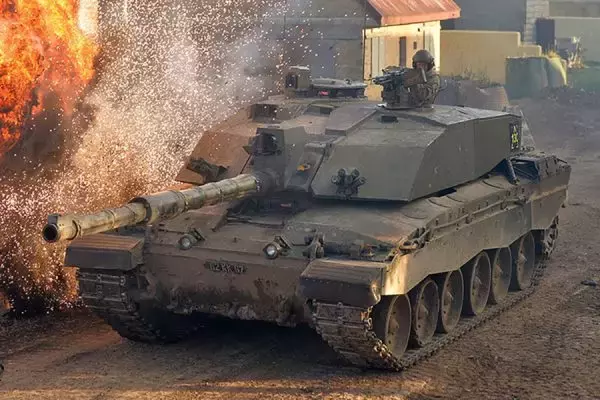 なぜ戦車砲は「ツルツル」!? 英戦車もキザキザ砲を廃止 先祖返りのようになる意味とは？